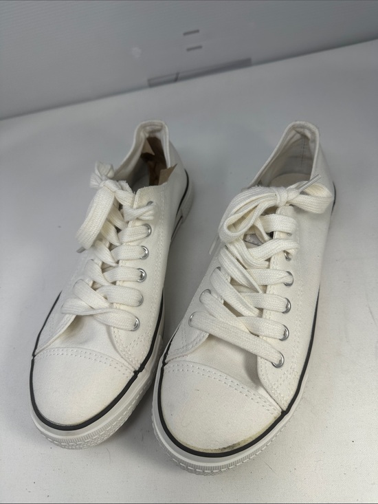 Retrofire Shoes - Retrofire Sneakers Size 8 Women’s //Boy 6.5